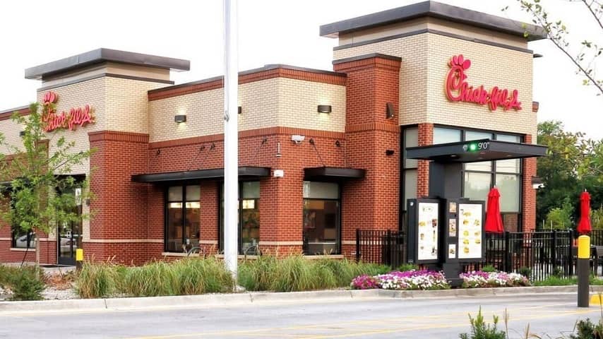 Top 10 Largest Fast Food Chains In America - Best Fast Food Restaurants 8 Chick fil A