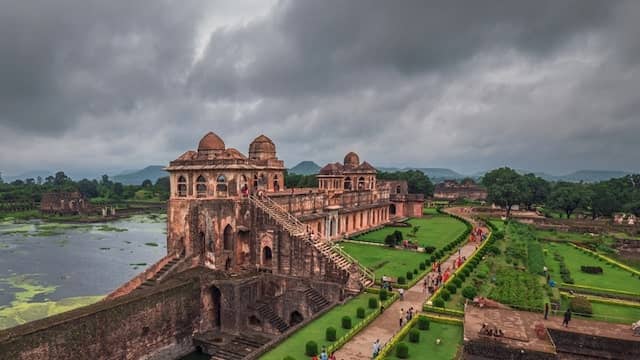 Top 10 Underrated Travel Destinations In India That You Should Visit Once in a Lifetime 6 Mandu
