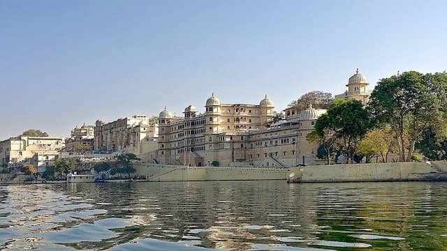Top 10 Most Beautiful Lakes In The World That Are Nature's Paradise 7 Lake Pichola, India