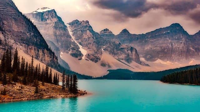 Top 10 Most Beautiful Lakes In The World That Are Nature's Paradise 10 Moraine Lake, Canada